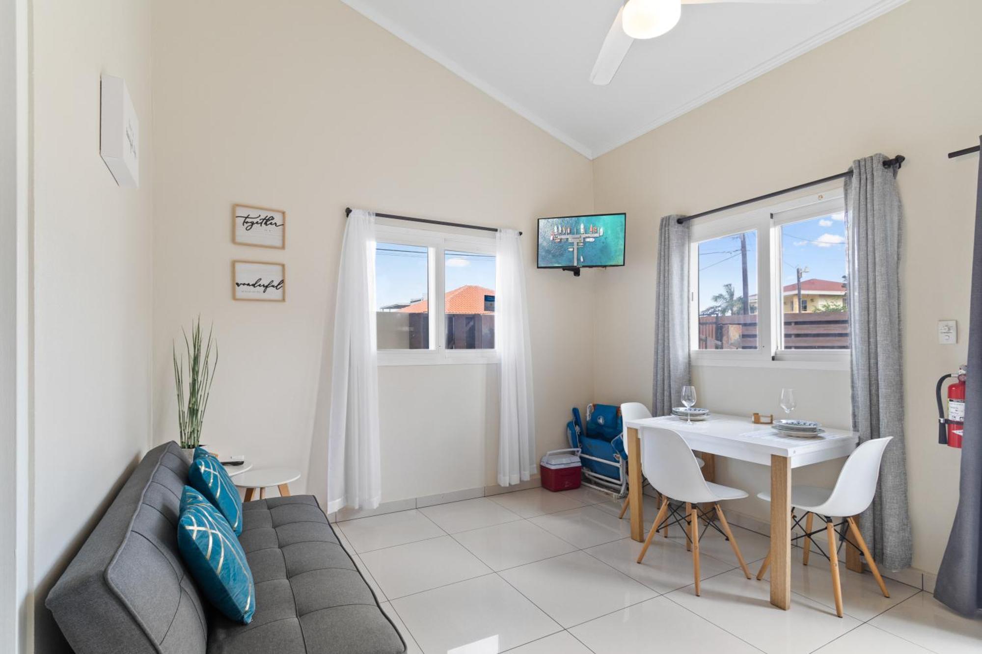 Little Sea Apartment Noord Exterior photo