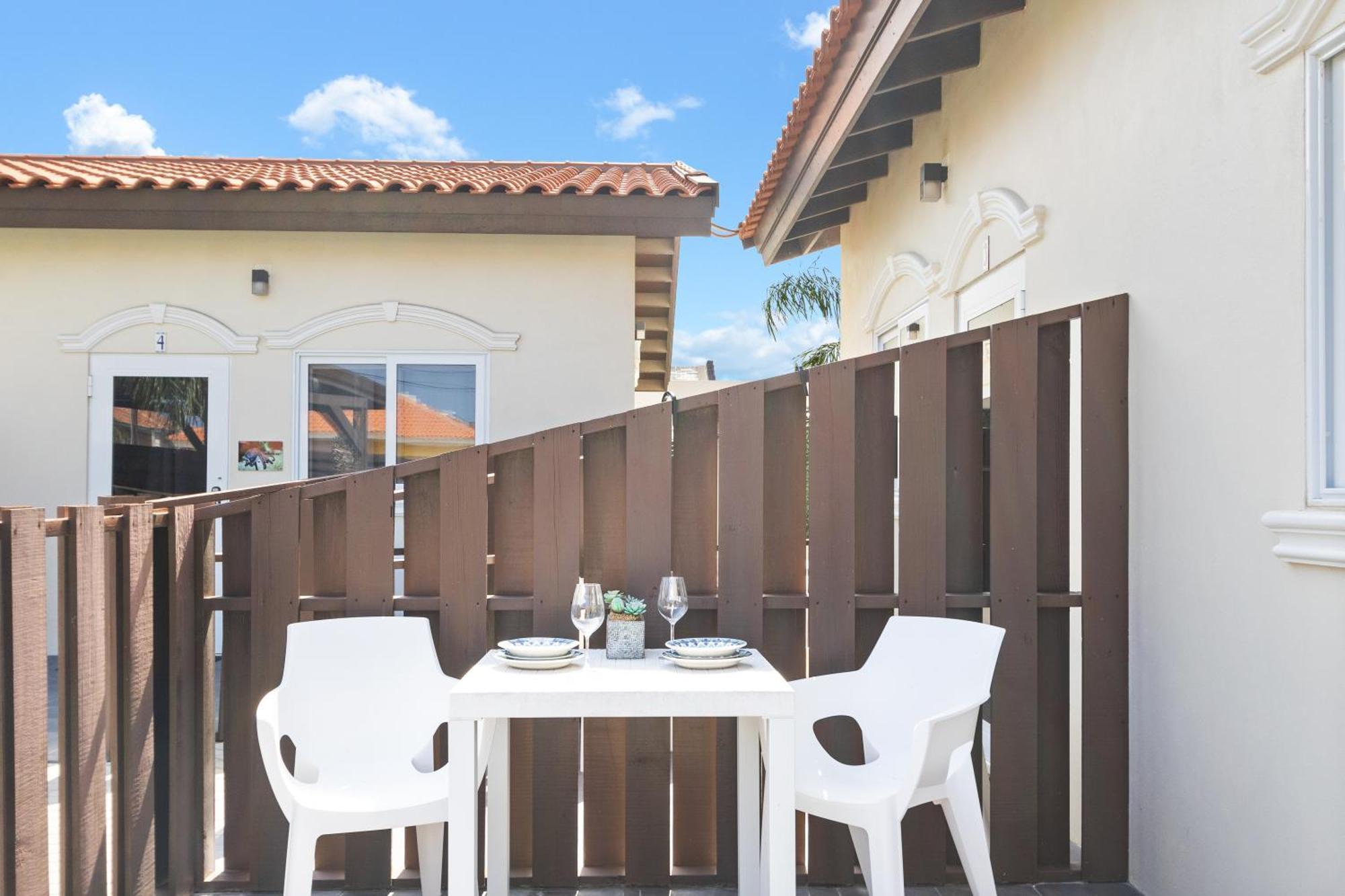Little Sea Apartment Noord Exterior photo