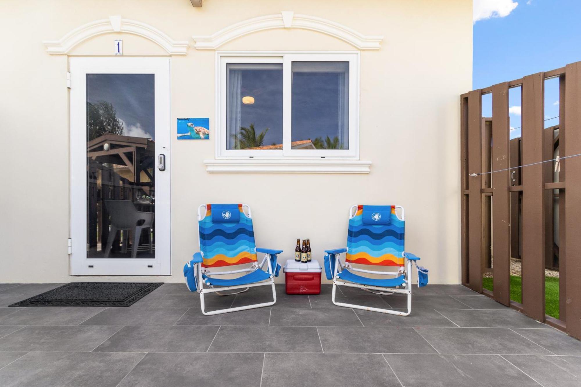 Little Sea Apartment Noord Exterior photo